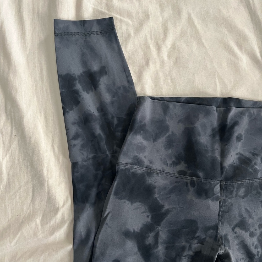 Lululemon size 8 high rise align leggings